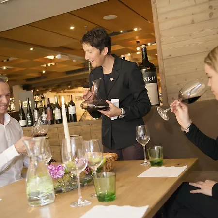 Hotel Almhof Family Und Wellness 4*