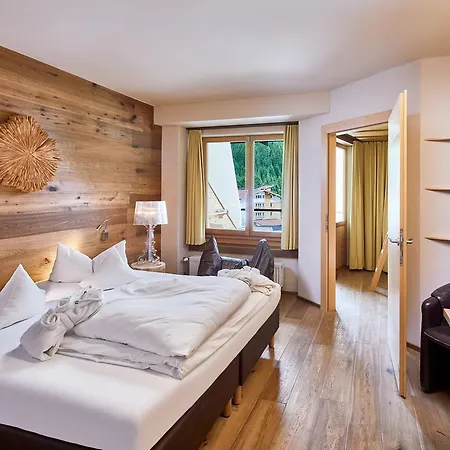 Almhof Family Und Wellness 4* جيرلوس
