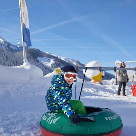 Hotell Almhof Family Und Wellness 4*